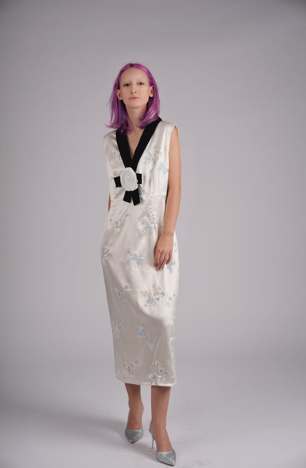 Camellia Noir Embroidered Midi Dress