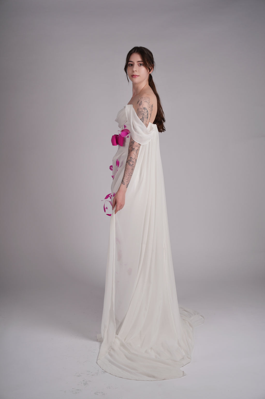 【PRE-ORDER]】Éclat Fuchsia Cape Gown