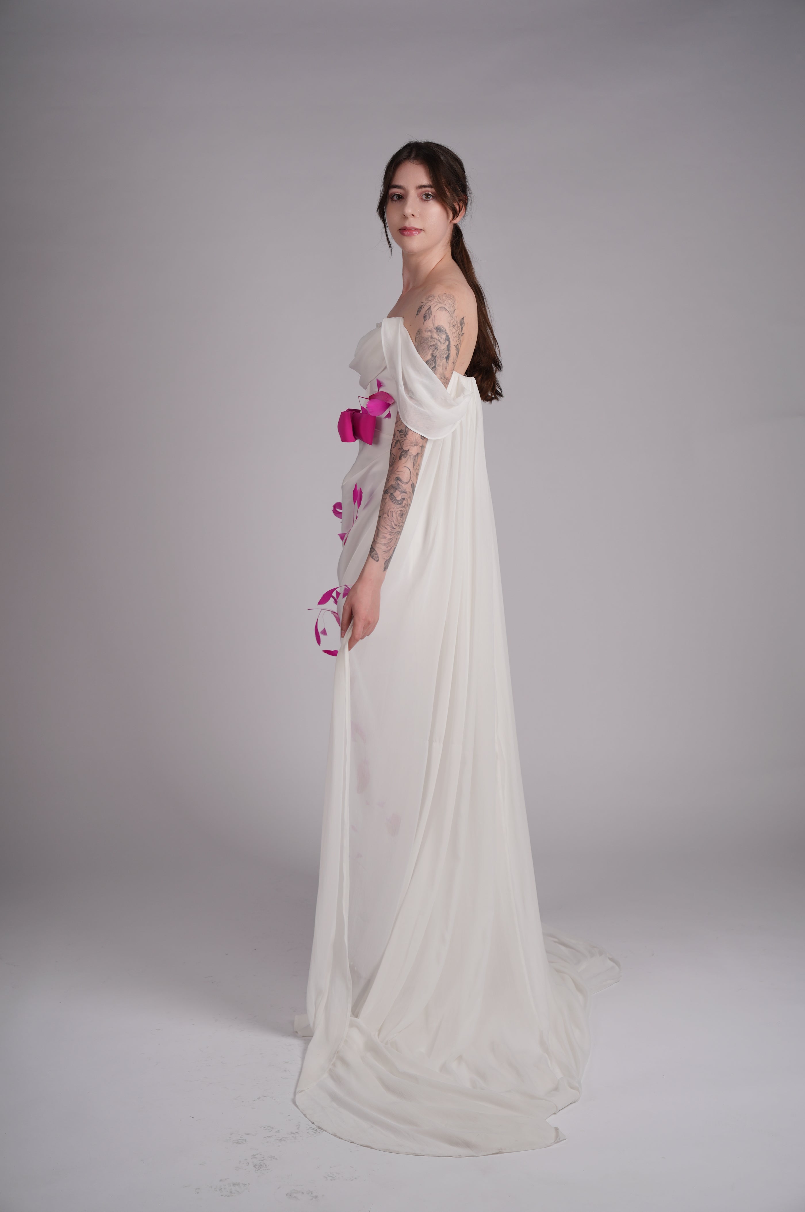 【PRE-ORDER]】Éclat Fuchsia Cape Gown